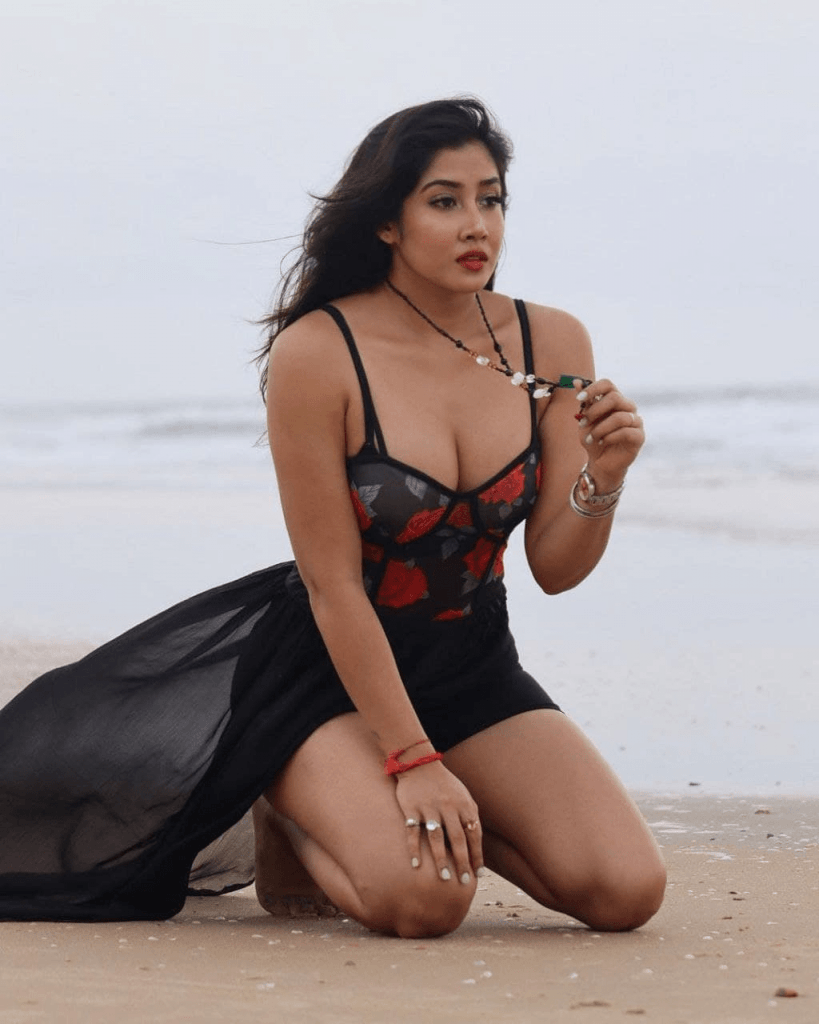 Kushi Gadvi Nakad Sex - Sofia Ansari Age, New Viral Video 2023, Boyfriend, Biography